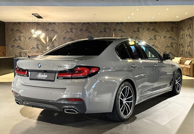 BMW 5-SERIE 520i Facelift I M-Sportpakket I BerninaGrau
