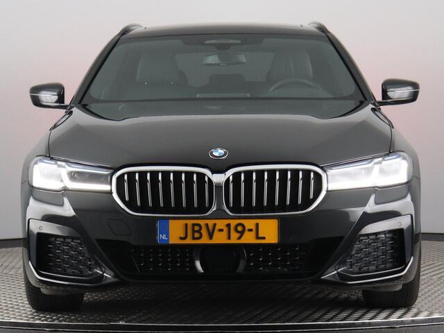 BMW 5-SERIE Touring 520i High Executive (Pano / Laser / Head Up / ACC / Luchtvering / Navi)