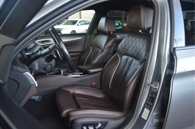 BMW 5-SERIE 520i High Executive M Sport Automaat / M Sportonderstel / Adaptieve LED / Parking Assistant Plus / Comfortstoelen / Stoelverwarming / Head-Up / Live Cockpit Professional