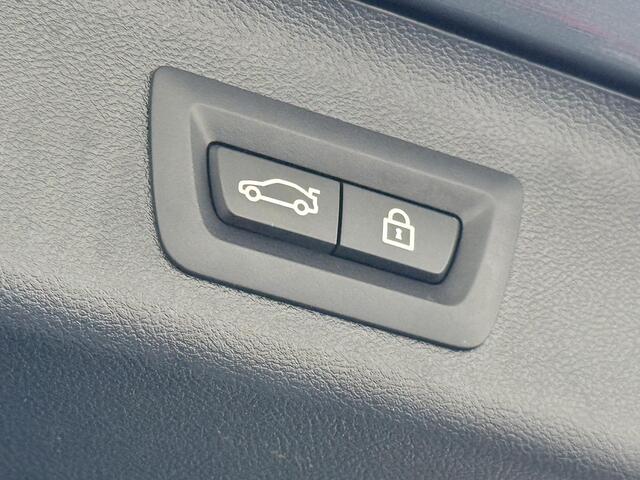 BMW 5-SERIE Touring 530i High Executive Edition M-Sport | Panorama Dak | 360 Camera | Trekhaak | NAP