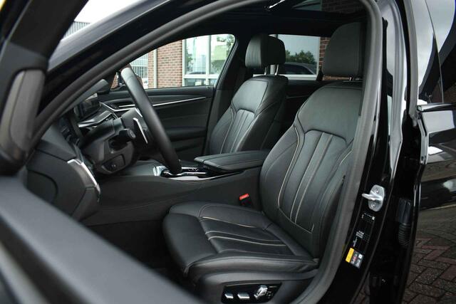 BMW 5-SERIE 530e xDrive M-Sport Pano ACC H/K HUD Comf-zetels DAB