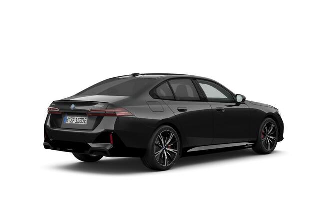 BMW 5-SERIE Sedan 550e xDrive | M Sportpakket Pro | Innovation Pack | Travel Pack | Comfort Pack