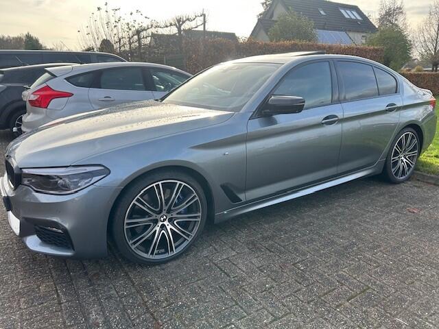 BMW 5-SERIE 540i 340PK xDrive High Executive Deze prachtige BMW wordt binnenkort verwacht!!!