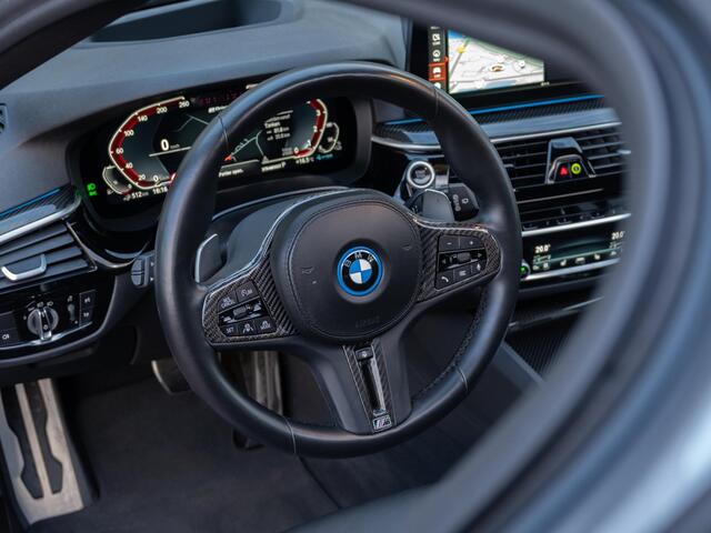 BMW 5-SERIE Touring 530e Business Edition Plus | Pano | Carbon | Laser | Elc trekhaak