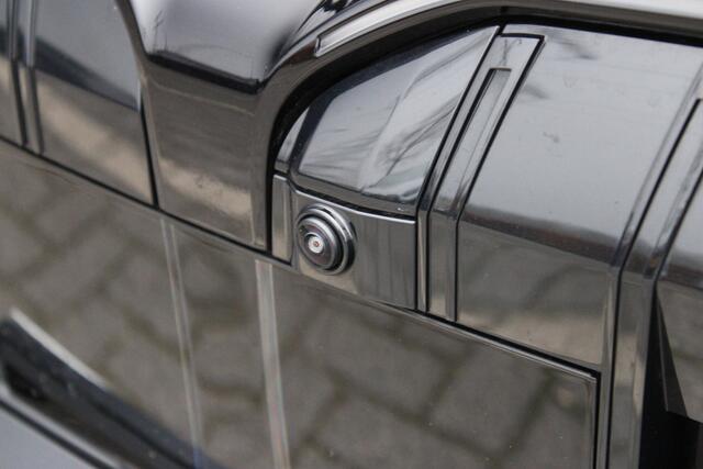 BMW 5-SERIE 550e xDrive M Sport Automaat / Panoramadak / Trekhaak / Adaptief Onderstel Professional / Bowers & Wilkins / Parking Assistant Professional / Adaptieve LED