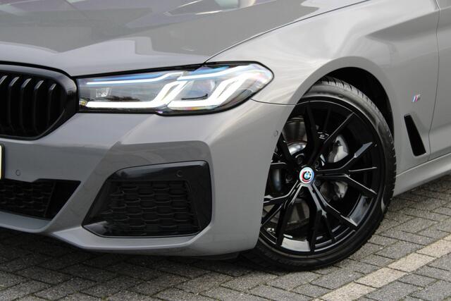 BMW 5-SERIE Touring 530i High Executive M Sport Automaat / Laserlight / Achteruitrijcamera / M Sportonderstel / Comfortstoelen / Live Cockpit Professional / Stoelverwarming