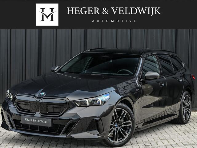 BMW 5-SERIE Touring 530e xDrive · M-Sport · Shadow Line · Panoramadak · Harman/Kardon · 360 Camera · Comfort Access · Stoel- en Stuurverwarming · Active Cruise · Ambiance · El. trekhaak