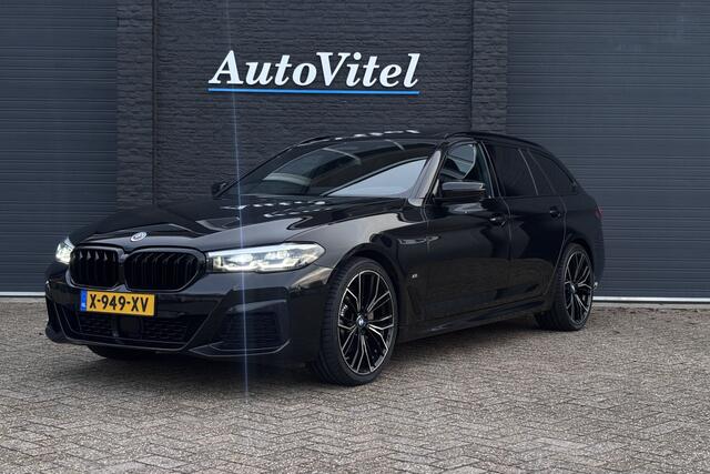 BMW 5-SERIE Touring 530i M-Sport | Panodak | Comfortleder | Camera | Head Up | Boxmore Audio | Trekhaak