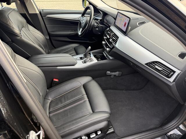 BMW 5-SERIE Touring 530d xDrive Business Edition Plus Carplay/Sportleer/Camera/Stoelverw