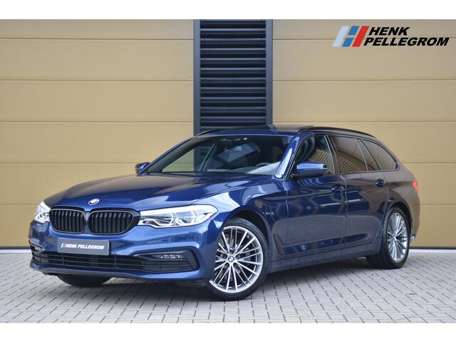 BMW 5-SERIE Touring 520i Corporate Lease High Executive * Panoramadak * Trekhaak * 19 Inch lm * Camera *