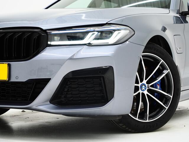 BMW 5-SERIE Touring 530e M Sport | Panoramadak | LaserLED | Head Up | 360 | Keyless | Adaptive Cruise | Trekhaak
