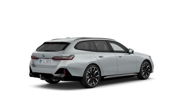 BMW 5-SERIE Touring 550e xDrive | M-Sport Pro | 21'' | Panorama. | Driv. Prof. | Park. Plus | Trekhaak | Head-Up | Comfortstoel. + vent. | Comf. Acc. | Harman/Kardon | Stuurverw. | Stoelverw. voor/achter