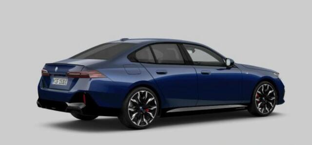 BMW 5-SERIE 550e xDrive M Sport Pro - Driving/Parking Assistant Professional - Harman Kardon - Comfort Access - Comfort Pack - M Adaptief onderstel Professional - Iconic Glow - Active Guard - Harman Kardon -