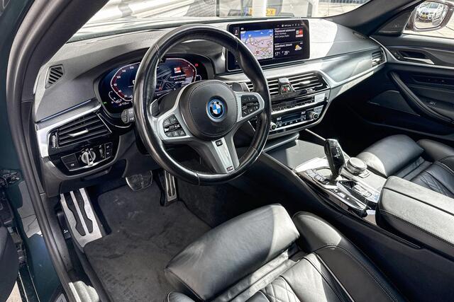 BMW 5-SERIE Sedan 530e M Sportpakket Pro / High Executive / Safety Pack / Parking Pack / CoPilot Pack / Schuif-/kanteldak / Comfort Access / Comfortstoelen / Ambient Air Pakket / Driving Assistant Professional / Laserlight
