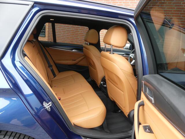 BMW 5-SERIE Touring 530e xDrive M-Sport / Panoramadak