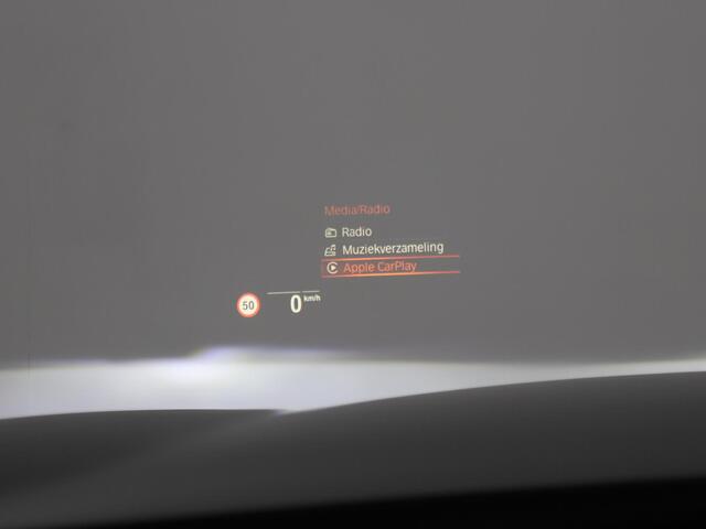 BMW 5-SERIE Touring 520i HE LUXURY + PANORAMA | HEAD-UP | LIVE COCKPIT | 1e EIGENAAR | SFEERVERLICHTING | LEDER