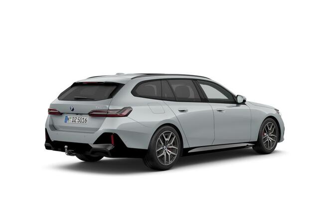 BMW 5-SERIE Touring 520i | M Sportpakket Pro | Innovation Pack | Travel Pack | Comfort Pack | Trekhaak