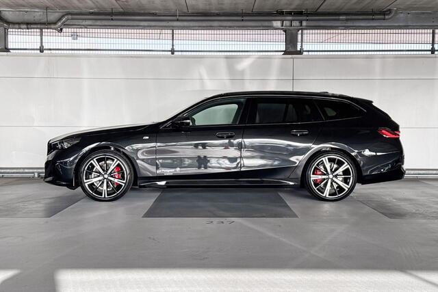 BMW 5-SERIE Touring 520i | M Sportpakket Pro | Innovation Pack | Travel Pack | Comfort Pack | Trekhaak
