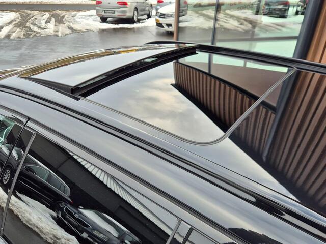 BMW 5-SERIE Touring 530i xDrive High Executive M-Sport | HUD | Pano | 19'' | Verw. stuur | DAB