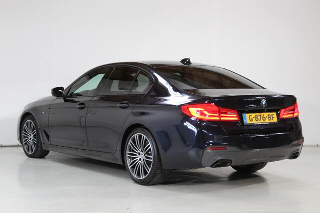 BMW 5-SERIE 530i High Ex M-Sport | HUD | Sfeer | Memory | Trekhaak | Camera
