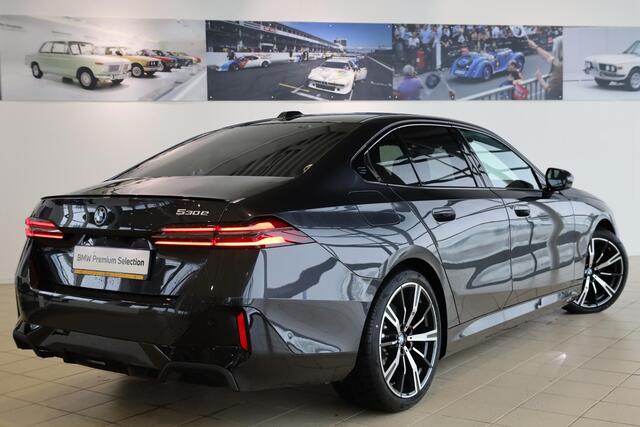 BMW 5-SERIE Sedan 530e M Sportpakket Pro | Driving Assitant Plus | Harman Kardon | Elektr. Trekhaak