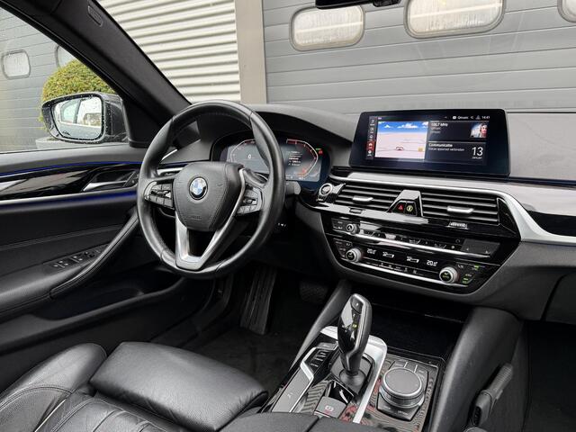 BMW 5-SERIE 520i Executive Edition | Navigatie | Lederen Bekleding | 18 Inch Lichtmetalen Velgen | Cruise Control |