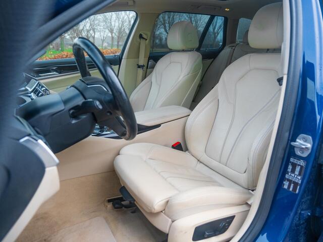 BMW 5-SERIE Touring 530i High Executive | Volleder | Pano | Luchtvering | Etc.