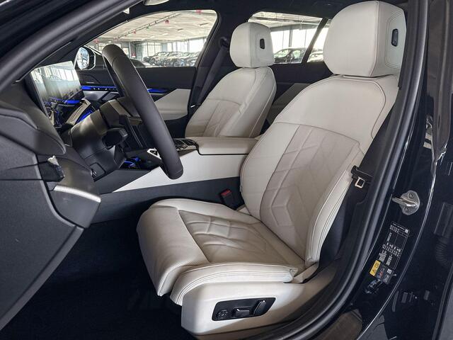 BMW 5-SERIE Touring 530e | M Sportpakket | Innovation Pack | Travel Pack | Comfort Pack | Trekhaak