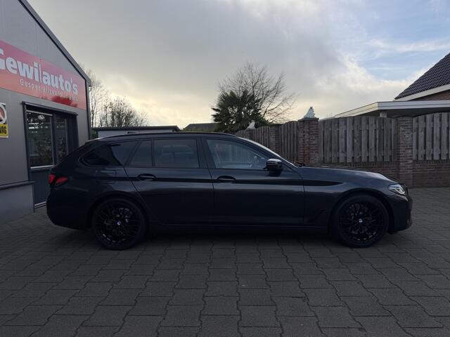 BMW 5-SERIE Touring 520i Comfortzetels/Laser/Org. NL