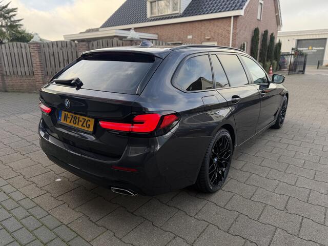 BMW 5-SERIE Touring 520i Comfortzetels/Laser/Org. NL
