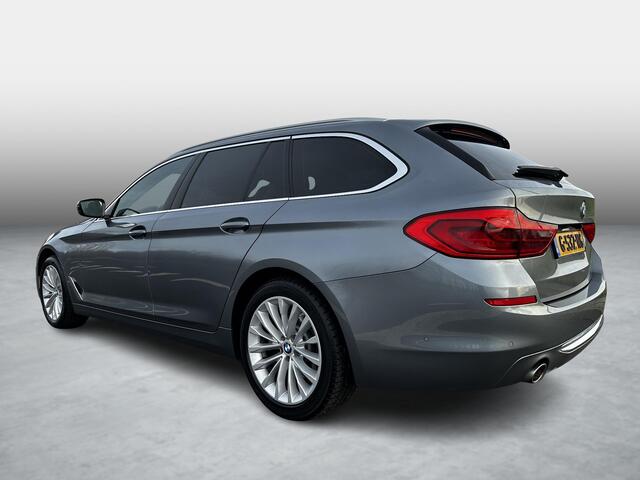 BMW 5-SERIE Touring 520i High Executive Edition | Trekhaak | Ambiance verlichting | Verwarmde voorstoelen | Carplay | Led |