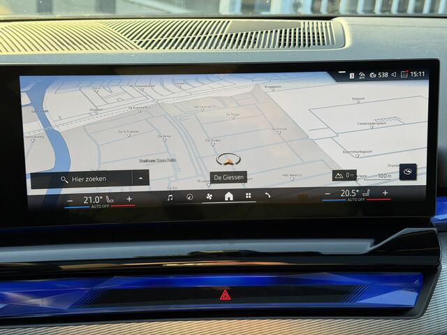 BMW 5-SERIE Touring 520i M Sport Pro Pano-Dak | Adapt. Cruise | Iconic Glow | Harman Kardon