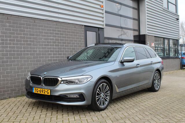 BMW 5-SERIE Touring 520d High Executive / Panoramadak / N.A.P.