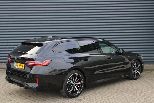 BMW 5-SERIE Touring 530e xDrive M-Sport Pro Bowers & Wilkins Trekhaak LED Stoelkoeling/verwarming