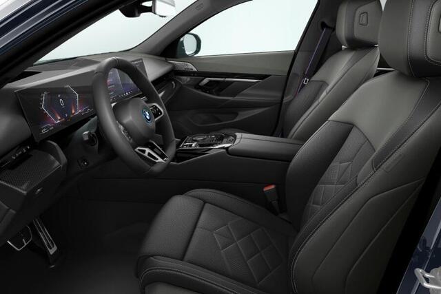 BMW 5-SERIE Touring 550e xDrive Innovation Pack M Sportpakket Pro Aut. - Beschikbaar vanaf: Mei 2026