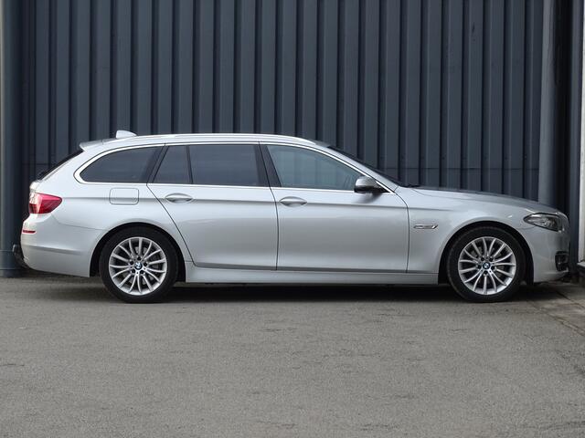 BMW 5-SERIE Touring 520d Luxury Edition