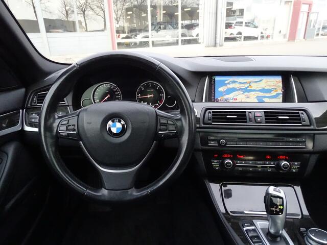 BMW 5-SERIE Touring 520d Luxury Edition