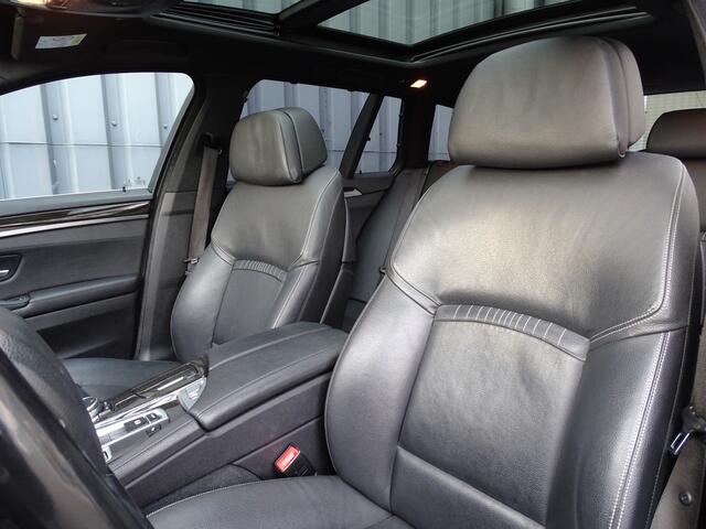 BMW 5-SERIE Touring 520d Luxury Edition