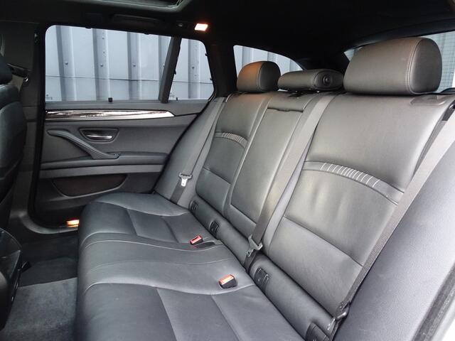 BMW 5-SERIE Touring 520d Luxury Edition