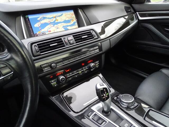 BMW 5-SERIE Touring 520d Luxury Edition