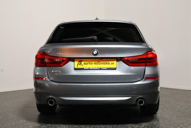BMW 5-SERIE Touring 520i / LED / Leder / CarPlay / Trekhaak / Cam