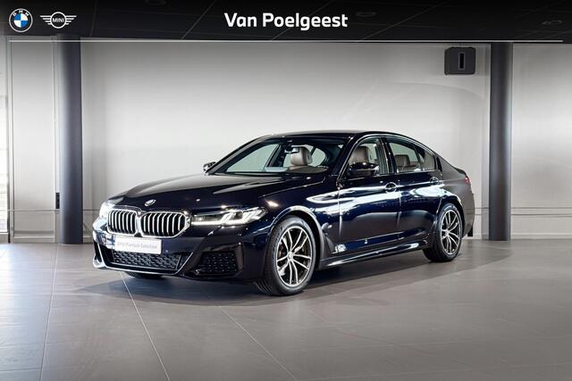 BMW 5-SERIE Sedan 520i Business Edition Plus | M Sport | Stoelverwarming | Achteruitrijcamera | Laserlight |
