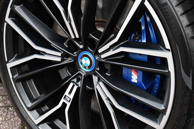 BMW 5-SERIE 545e xDrive M-Sport Pano ACC HUD 20inch 360 Laser HiFi Adp-demping