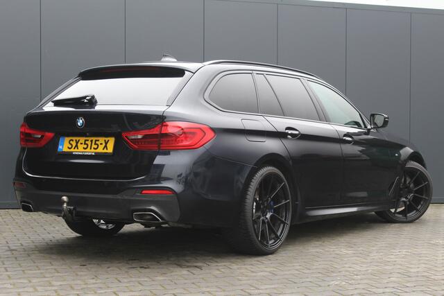 BMW 5-SERIE Touring 530i High Executive M-sport | Incl. 12 maanden garantie | Panoramadak | Dodehoek detectie | Geheugenstoelen | Parkeercamera | Standkachel | Head-up display | Elektrisch uitklapbare trekhaak | Stoelverwarming | Draadloze telefoonlader | Luxe leder
