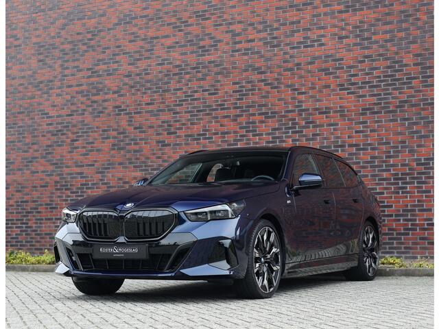 BMW 5-SERIE Touring 550e xDrive | Pano - Trekhaak - B&W