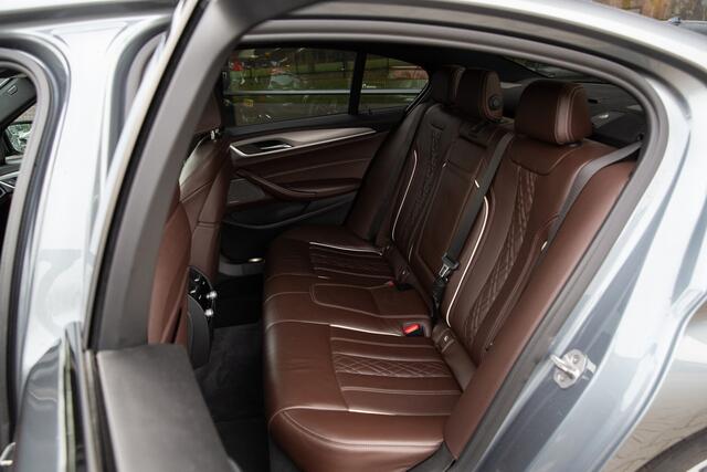 BMW 5-SERIE M550i xDrive M-Sport , 4-wielsturing, Panoramadak, Harman/Kardon, Adap. cruise,