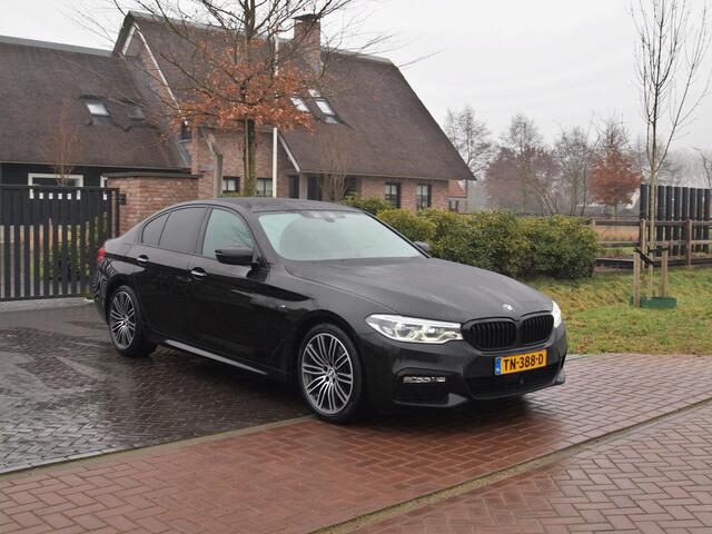 BMW 5-SERIE 530i High Executive | M-Pakket | Camera | Sfeerverlichting | Automaat | NL-Auto |