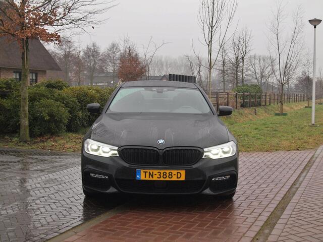 BMW 5-SERIE 530i High Executive | M-Pakket | Camera | Sfeerverlichting | Automaat | NL-Auto |