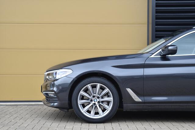 BMW 5-SERIE Touring 540i xDrive High Executive * Comfortstoelen * Head-up * Panoramadak *