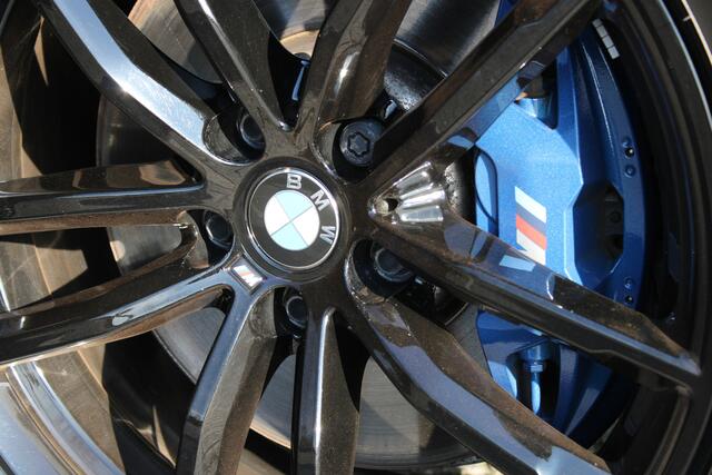 BMW 5-SERIE Touring 530i High Executive M Sport Automaat / Panoramadak / Trekhaak / Sportstoelen / M Sportonderstel / Stuurverwarming / Adaptieve LED / Stoelverwarming